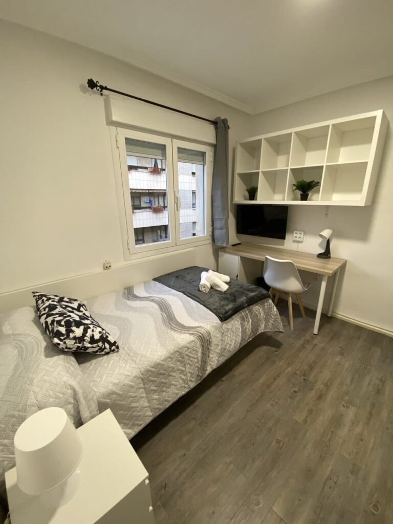 Alquiler de Habitación en calle del Cid, 12
