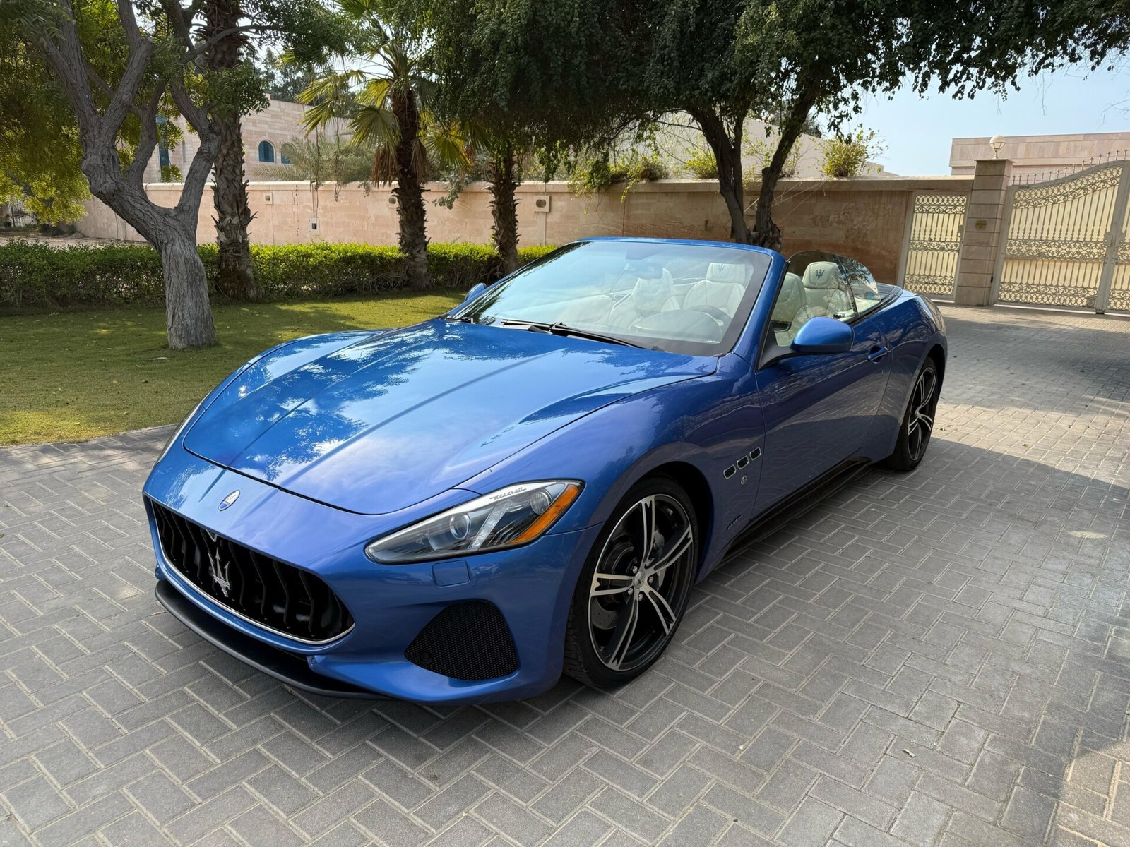 maserati gran cabrio s 4.7L v8 454cv 2018